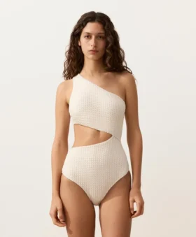 Trikinis asimétricos de croché con burbujas