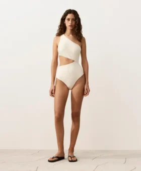 Trikinis asimétricos de croché con burbujas