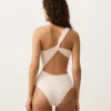 Trikinis asimétricos de croché con burbujas Trikinis asimétricos de croché con burbujas