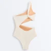 Trikinis asimétricos de croché con burbujas Trikinis asimétricos de croché con burbujas
