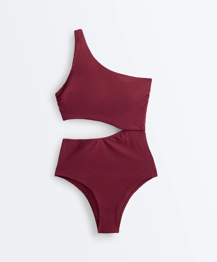 Trikinis asimétricos de jacquard con mini cuadros Trikinis asimétricos de jacquard con mini cuadros