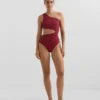 Trikinis asimétricos de jacquard con mini cuadros Trikinis asimétricos de jacquard con mini cuadros