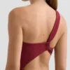 Trikinis asimétricos de jacquard con mini cuadros Trikinis asimétricos de jacquard con mini cuadros