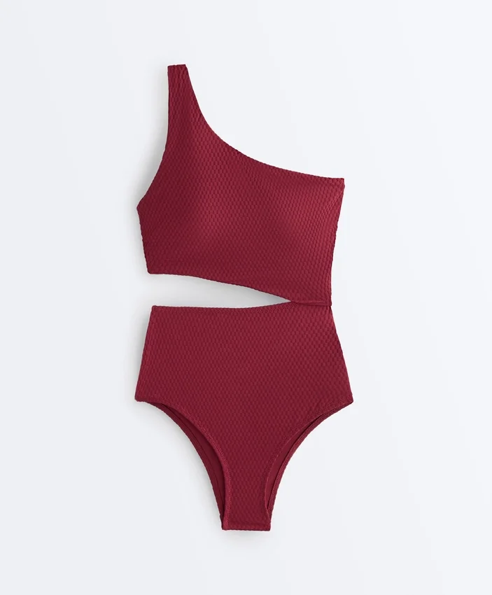 Trikinis asimétricos de jacquard con mini cuadros Trikinis asimétricos de jacquard con mini cuadros