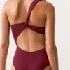Trikinis asimétricos de jacquard con mini cuadros Trikinis asimétricos de jacquard con mini cuadros