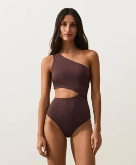 Trikinis con tirantes asimétricos