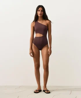Trikinis con tirantes asimétricos