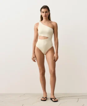 Trikinis con tirantes asimétricos
